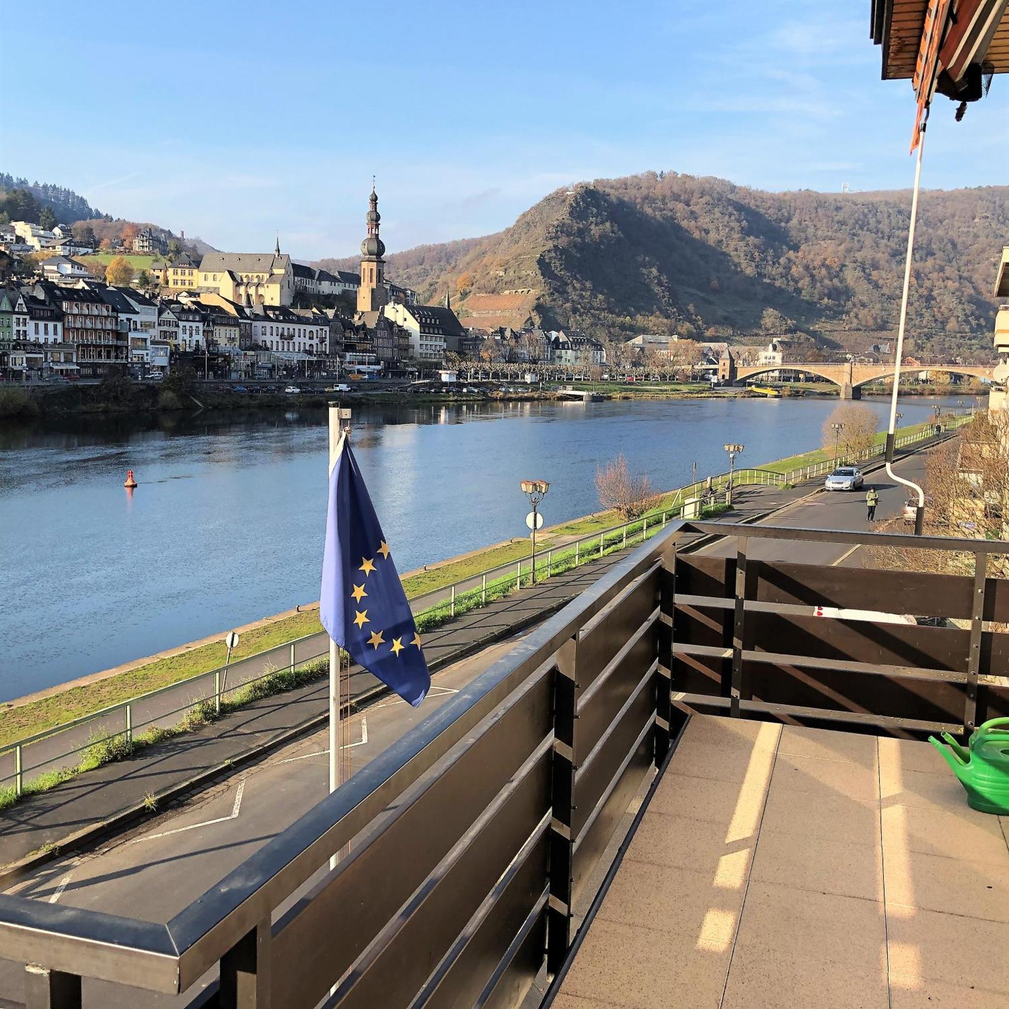Ferienwohnungen Haus Zur Linde Кохем Номер фото